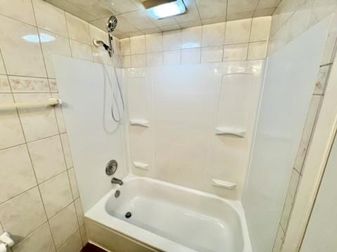 807 Violet Ln, Matteson, IL 60443 - full bath featuring shower / tub combination
