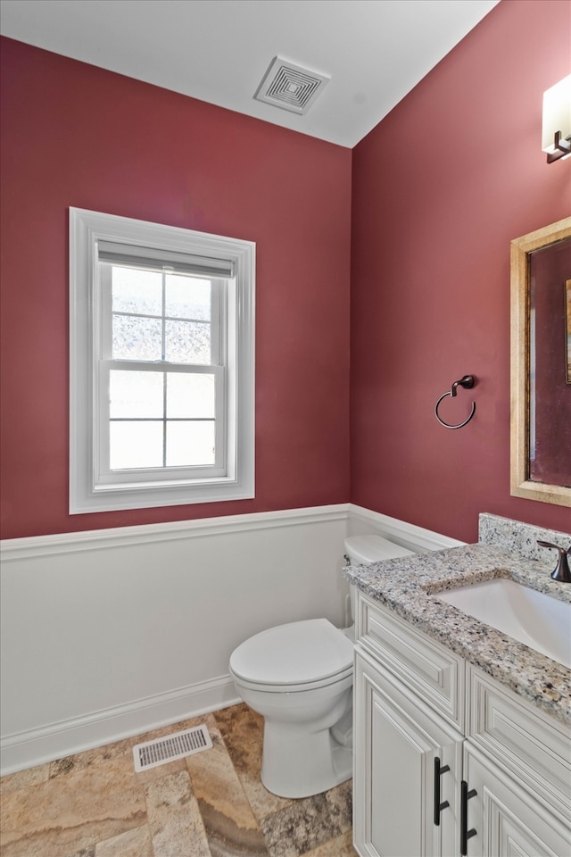 2952 W 100th Pl, Evergreen Park, IL 60805 - bathroom featuring vanity and toilet