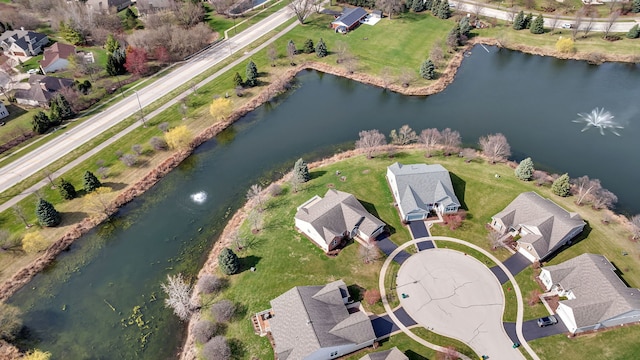 814 Glory Ct, Shorewood, IL 60404 - aerial overview of property's location with a large body of water and nearby suburban area