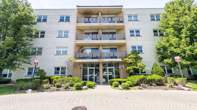 8210 Elmwood Ave Unit 106, Skokie, IL 60077 - view of apartment building / complex