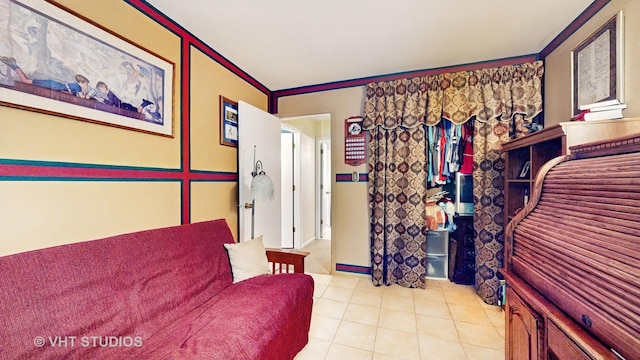 1719 Westbridge Ct, Hoffman Estates, IL 60194 - tiled living room with ornamental molding