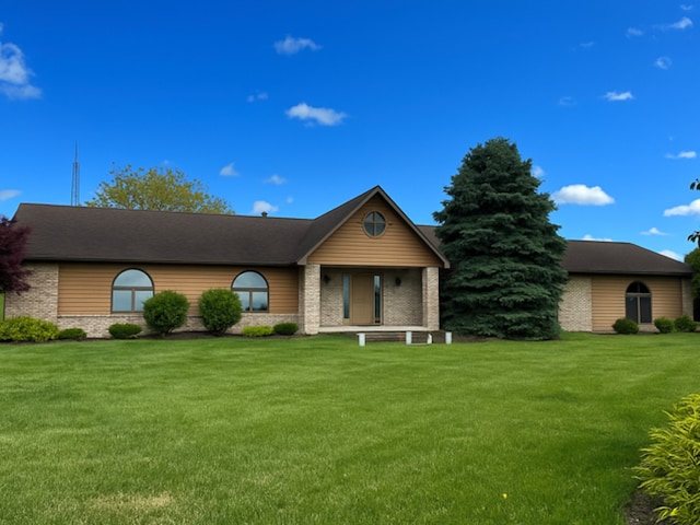 1975 W Minooka Rd, Morris, IL 60450 - ranch-style house with a front lawn and brick siding
