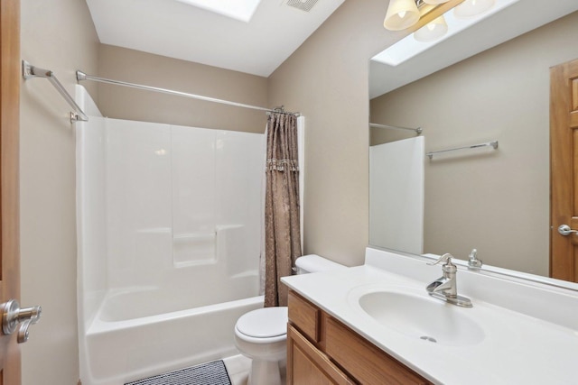 548 Asbury Dr, Aurora, IL 60502 - full bathroom featuring toilet, vanity, and shower / bath combination with curtain