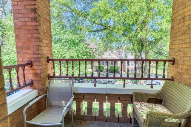 6834 S Rockwell St, Chicago, IL 60629 - view of balcony
