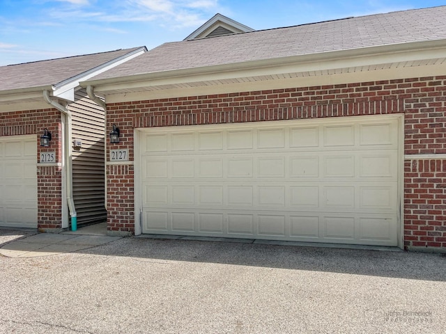 2127 Apple Hill Ln, Buffalo Grove, IL 60089 - view of garage