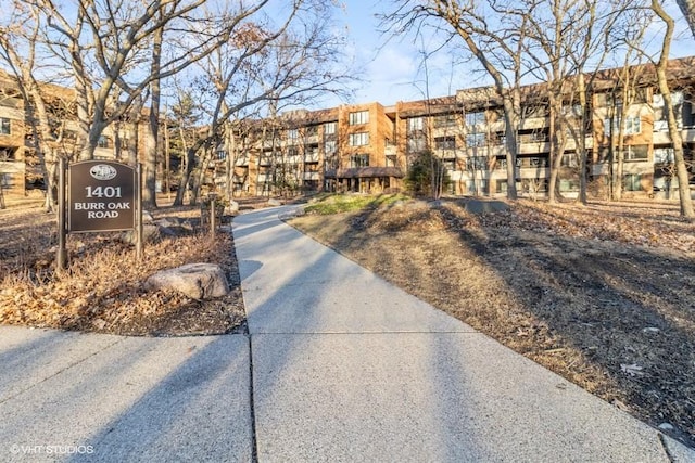 1401 Burr Oak Rd Unit 312B, Hinsdale, IL 60521 - view of property's community