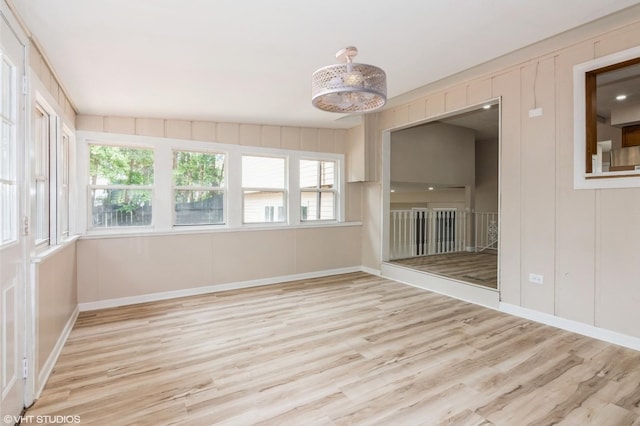 407 Greenfield Rd, Shorewood, IL 60404 - unfurnished sunroom featuring plenty of natural light