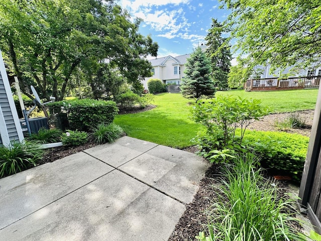 176 Millers Xing, Itasca, IL 60143 - view of grassy yard featuring a patio area