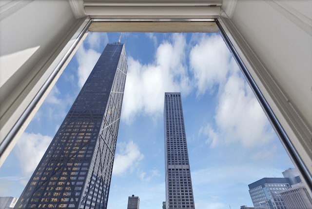 111 E Chestnut St Unit 24C, Chicago, IL 60611 - detailed view of a city view and a heating unit
