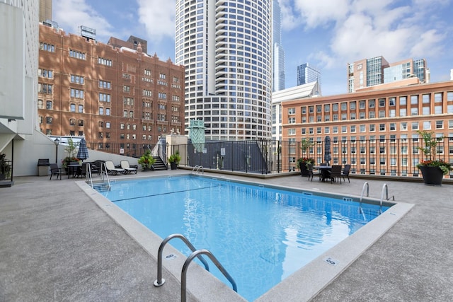 111 E Chestnut St Unit 24C, Chicago, IL 60611 - community pool with a city view