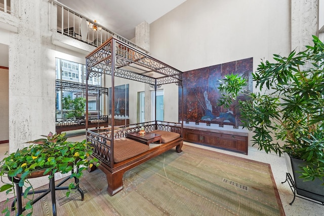 4250 N Marine Dr Unit 1622, Chicago, IL 60613 - lobby with a towering ceiling