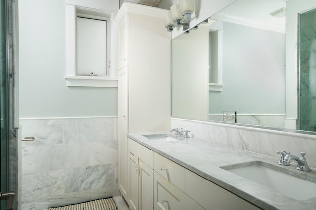 1827 N Larrabee St Unit 4, Chicago, IL 60614 - bathroom featuring double vanity and crown molding