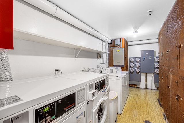 10701 S Keating Ave Unit 1C, Oak Lawn, IL 60453 - community laundry with washing machine and clothes dryer and light flooring