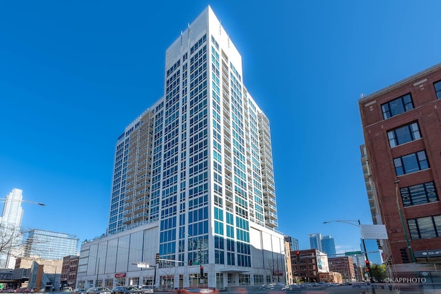 757 N Orleans St Unit 1104, Chicago, IL 60654 - view of building exterior featuring a city view