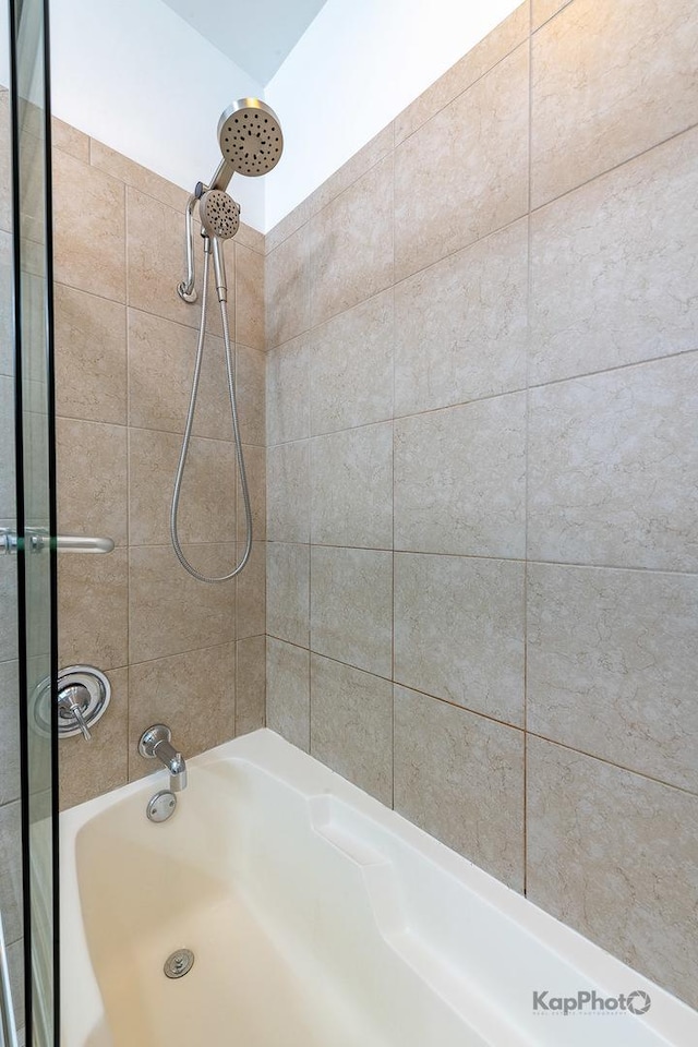 757 N Orleans St Unit 1104, Chicago, IL 60654 - bathroom featuring shower / bathtub combination