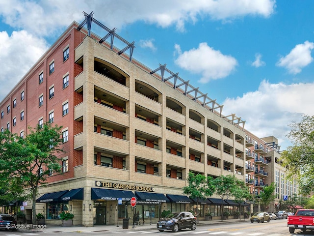 1301 W Madison St Unit 402, Chicago, IL 60607 - view of apartment building / complex