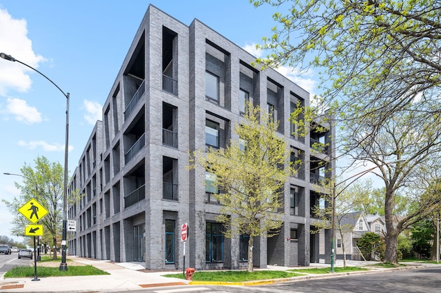 2354 W Farragut Ave Unit Ph-404, Chicago, IL 60625 - view of apartment building / complex