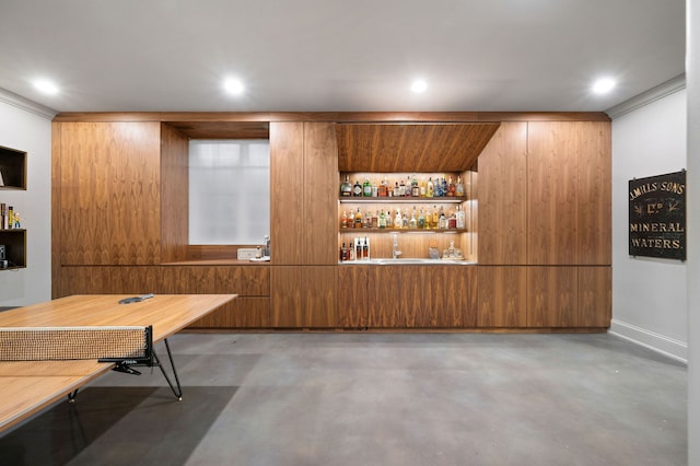 494 Greenleaf Ave, Glencoe, IL 60022 - indoor dry bar featuring finished concrete flooring, recessed lighting, and baseboards