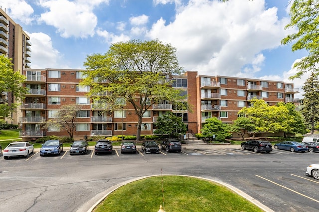 2222 S Stewart Ave Unit 4K, Lombard, IL 60148 - view of apartment building / complex with uncovered parking