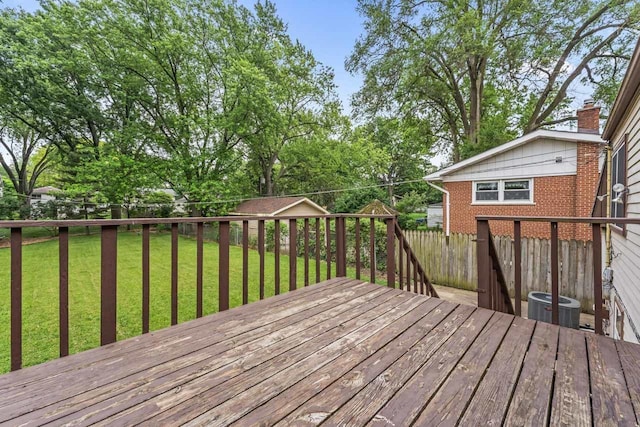 169 S Ellyn Ave, Glen Ellyn, IL 60137 - wooden terrace with a fenced backyard