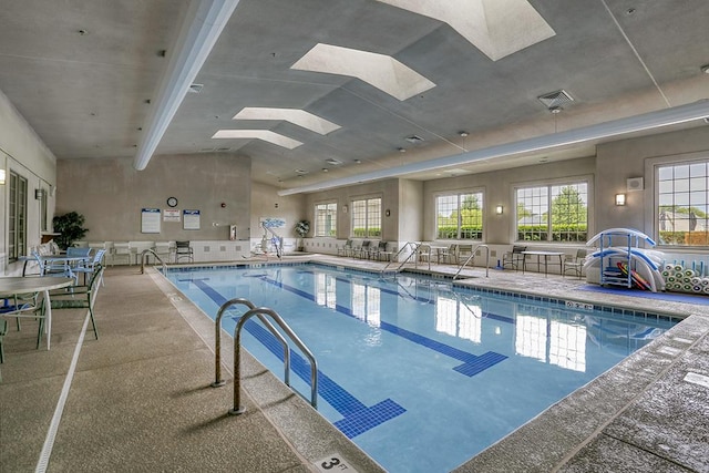 608 Bridgeman Ln, Romeoville, IL 60446 - view of indoor community pool