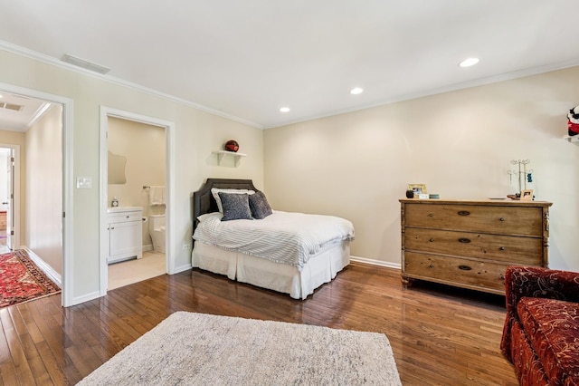 1448 N Mohawk St, Chicago, IL 60610 - bedroom with crown molding, wood-type flooring, baseboards, recessed lighting, and ensuite bath