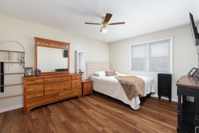 206-208 N Fremont St, Naperville, IL 60540 - bedroom featuring wood finished floors, baseboards, and ceiling fan