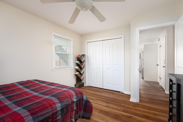 206-208 N Fremont St, Naperville, IL 60540 - bedroom with wood finished floors, a closet, baseboards, and ceiling fan