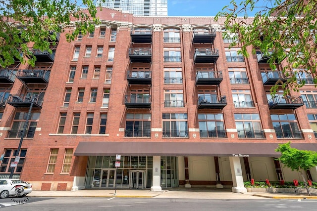 360 W Illinois St Unit 114, Chicago, IL 60654 - view of apartment building / complex