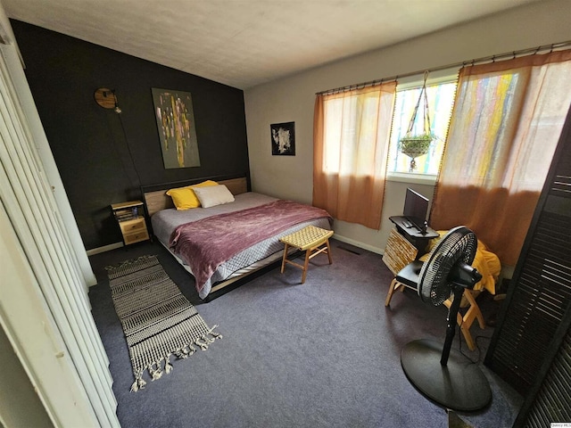 612 Edgewood Dr, Quincy, IL 62301 - bedroom featuring carpet floors and lofted ceiling
