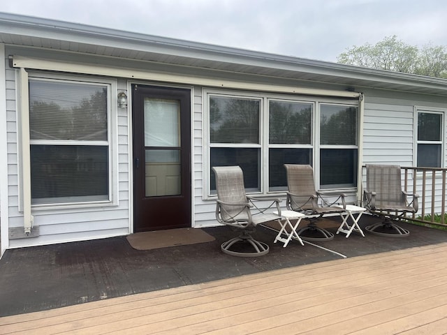 204 Elm St, Morrison, IL 61270 - view of wooden deck