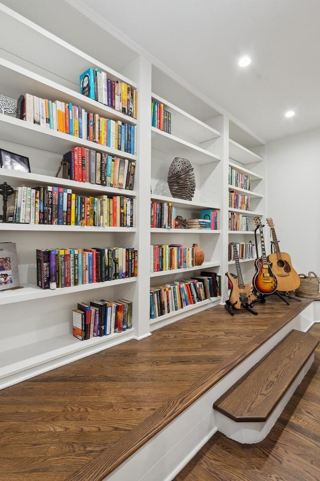 727 S Dearborn St Unit 911, Chicago, IL 60605 - detailed view of wood finished floors and recessed lighting