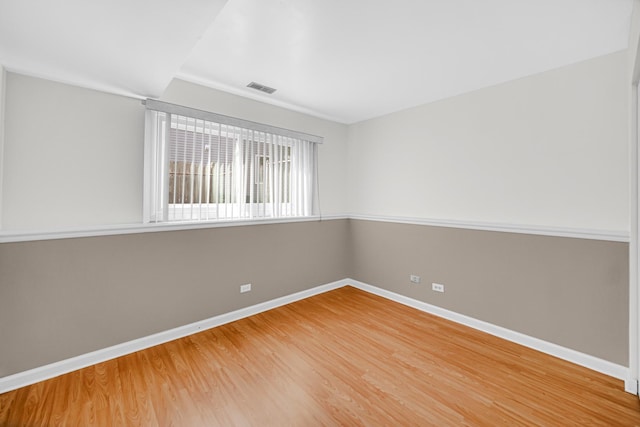 3795 Whispering Trails Dr, Hoffman Estates, IL 60192 - unfurnished room featuring baseboards and light wood-style flooring