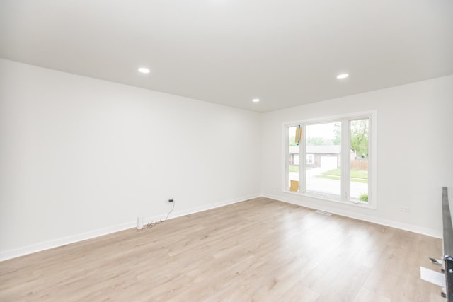 4237 Arlington Dr, Richton Park, IL 60471 - unfurnished room featuring light wood-style flooring, baseboards, and recessed lighting