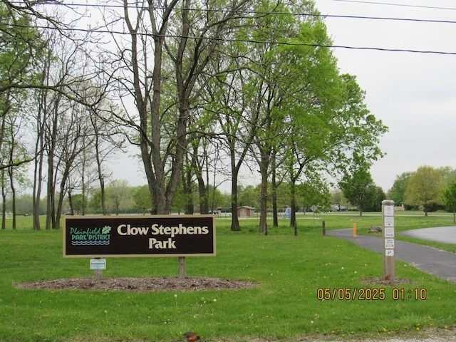 16308 S Peerless Ct, Plainfield, IL 60586 - view of home's community with a lawn