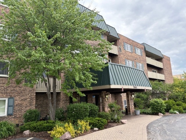 700 Perrie Dr Unit 416, Elk Grove Village, IL 60007 - photo 1