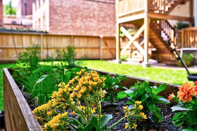 2149 N Seminary Ave Unit A, Chicago, IL 60614 - view of yard featuring a garden