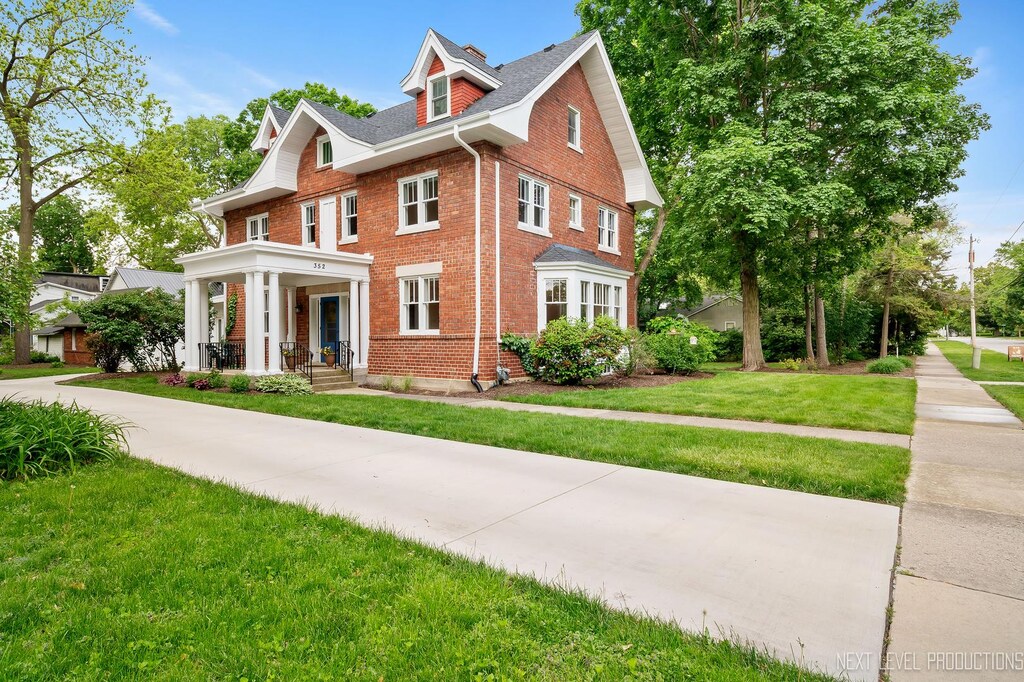352 Elm St, Batavia, IL 60510 - photo 1