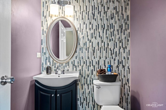 1104 Breckenridge Ln, Shorewood, IL 60404 - bathroom featuring toilet and vanity