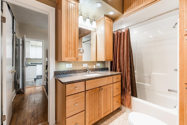10 N Broadview Ave, Lombard, IL 60148 - bathroom featuring shower / tub combo with curtain, vanity, and toilet