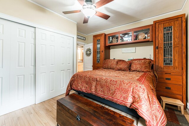 10 N Broadview Ave, Lombard, IL 60148 - bedroom featuring light wood-style flooring, crown molding, a closet, and ceiling fan