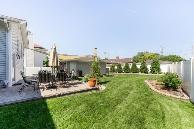 10 N Broadview Ave, Lombard, IL 60148 - view of yard featuring a patio
