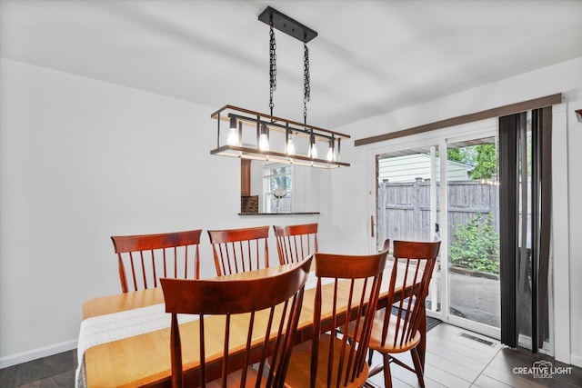 125 S Pinecrest Rd, Bolingbrook, IL 60440 - dining room with baseboards