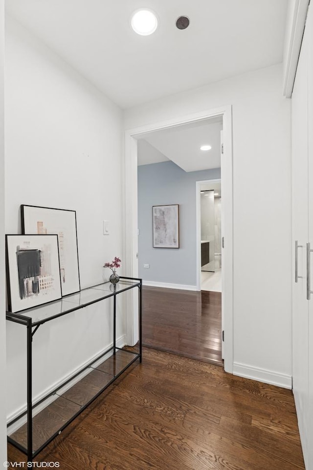 130 N Garland Ct Unit 2009, Chicago, IL 60602 - hallway featuring wood finished floors and baseboards