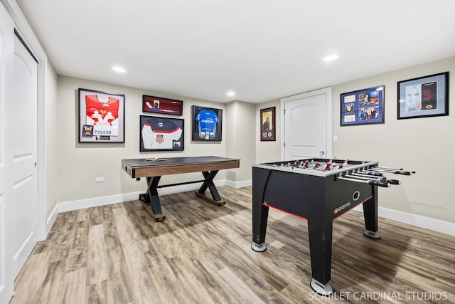 112 Danada Dr, Wheaton, IL 60189 - playroom featuring wood finished floors, baseboards, and recessed lighting