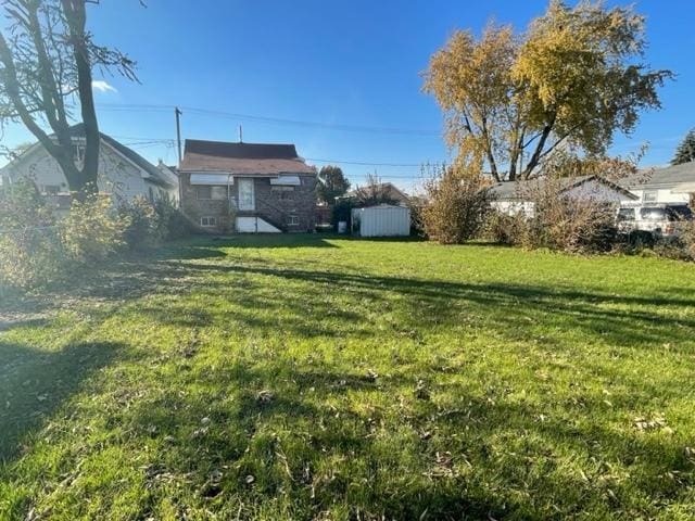 4932 S Laramie Ave, Chicago, IL 60638 - view of grassy yard