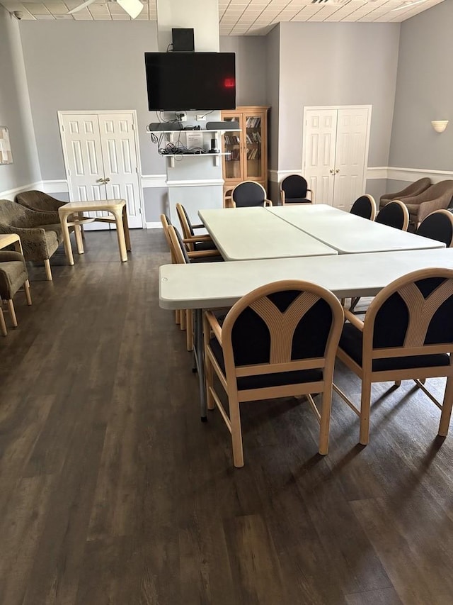 40 N Tower Rd Unit 5B, Oak Brook, IL 60523 - dining room featuring dark wood-style flooring