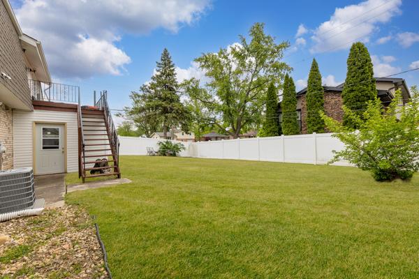 300 Milburn Ave, Crete, IL 60417 - photo 16