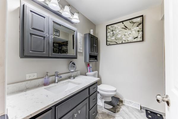 300 Milburn Ave, Crete, IL 60417 - photo 9