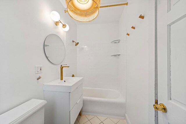 847 S Humphrey Ave Unit 3, Oak Park, IL 60304 - bathroom with vanity, toilet, tile patterned flooring, and shower / bath combination
